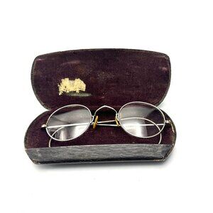 Victorian Engraved Spectacles in Original Case — Eighth Avenue NYC Optician —EUC